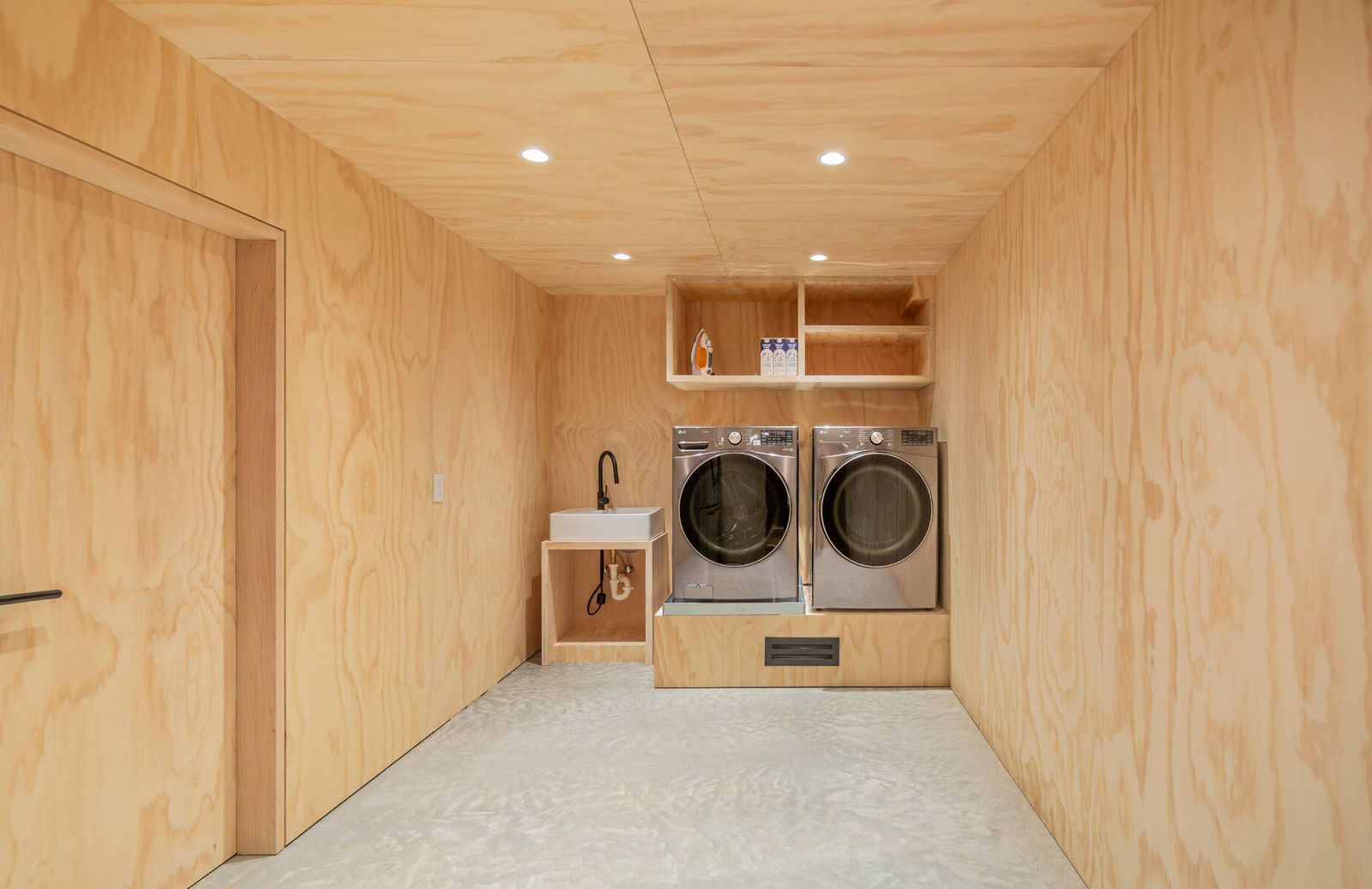 Shelter Island — image 6